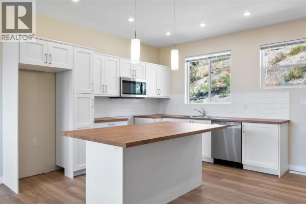 4pc Bathroom - 2733 Grandview Heights, Merritt, BC V1K0A5 Photo 4