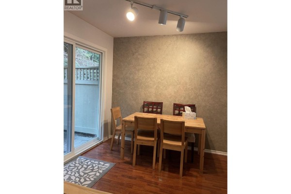 2736 Atlin Place, Coquitlam, BC V3C5T2 Photo 3