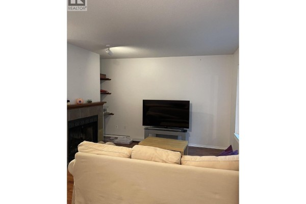 2736 Atlin Place, Coquitlam, BC V3C5T2 Photo 4