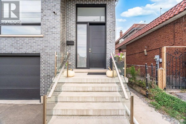Laundry room - 273c Ranee Avenue, Toronto, ON M6A1N7 Photo 2