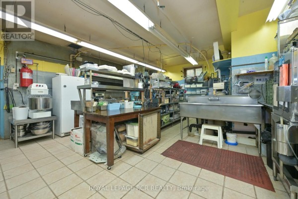 274 10th Street, Hanover, ON N4N1P2 Photo 3