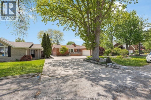 4pc Bathroom - 274 Irwin, Essex, ON N8M2T6 Photo 2