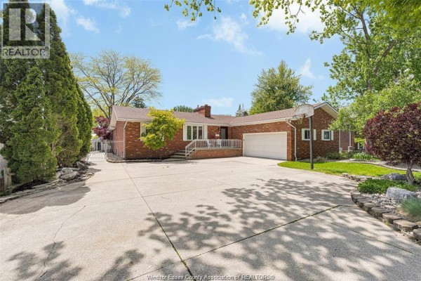 4pc Ensuite bath - 274 Irwin, Essex, ON N8M2T6 Photo 3