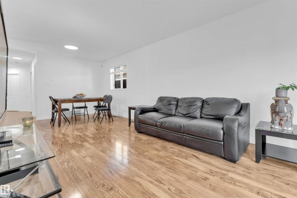 Family room - 274 Kirkwood Av Nw, Edmonton, AB T6L5A8 Photo 4