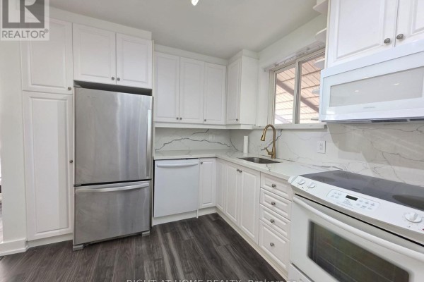 Kitchen - 274 Mcconvey Drive, Richmond Hill, ON L4C3K2 Photo 3