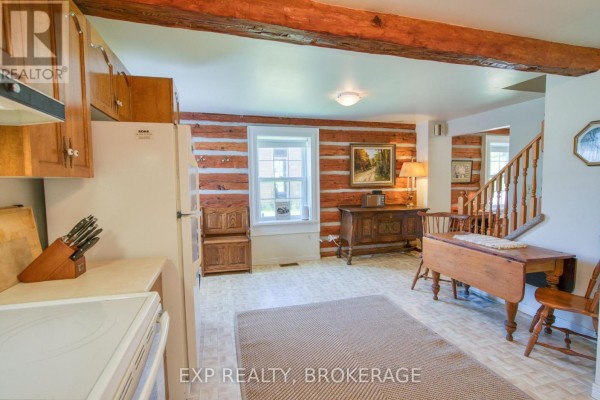 2740 Bolingbroke Road, Tay Valley, ON, photo 2