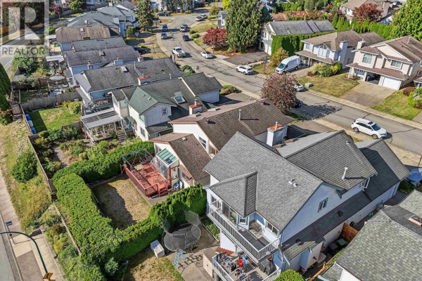 2740 Westlake Drive, Coquitlam, BC V3C5J7 Photo 5