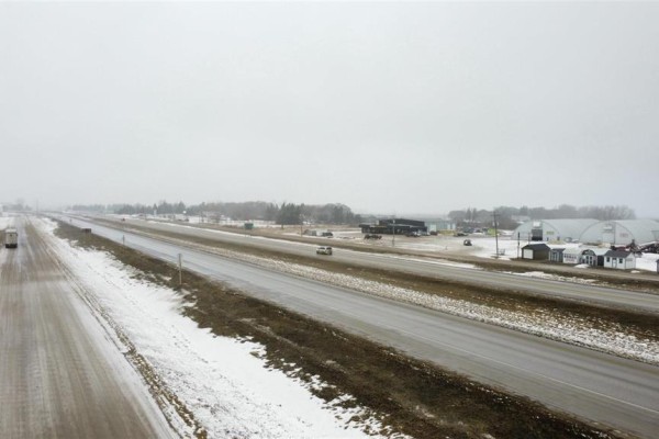 2742 Saskatchewan Avenue W, Portage La Prairie Rm, MB R0H1N1 Photo 5
