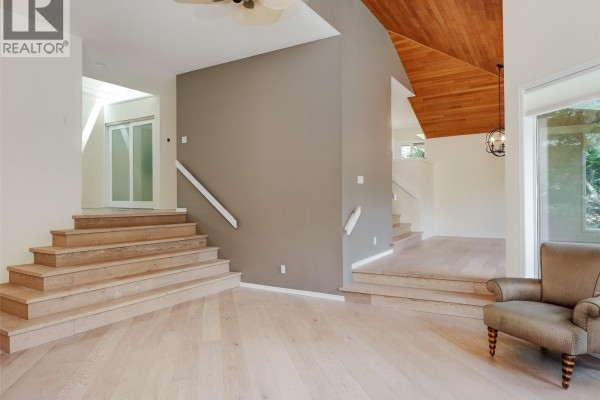 Family room - 2745 Green Vale Ave, Saanich, BC V8N1S3 Photo 4