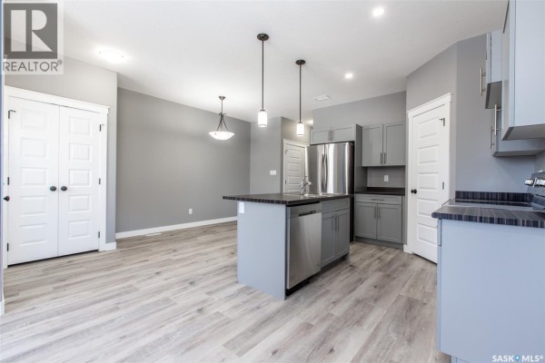 4pc Bathroom - 2748 Mackay Street, Regina, SK S4N2T7 Photo 4