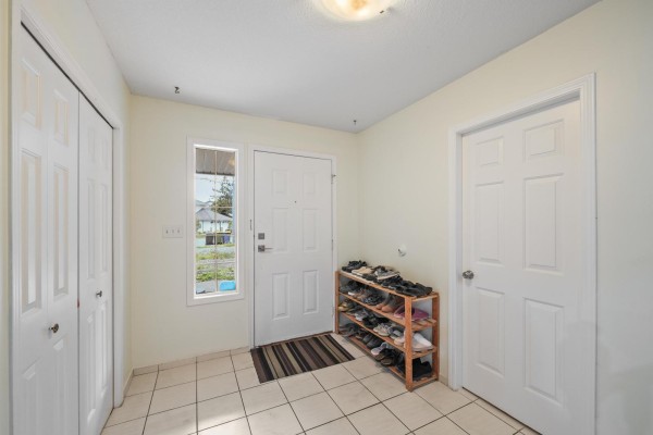 2749 Dehavilland Place, Abbotsford, BC, photo 2