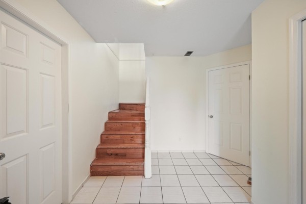 2749 Dehavilland Place, Abbotsford, BC, photo 3