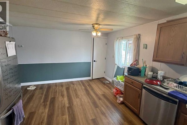 Foyer - 275 7 Street Se, Three Hills, AB T0M2A0 Photo 4