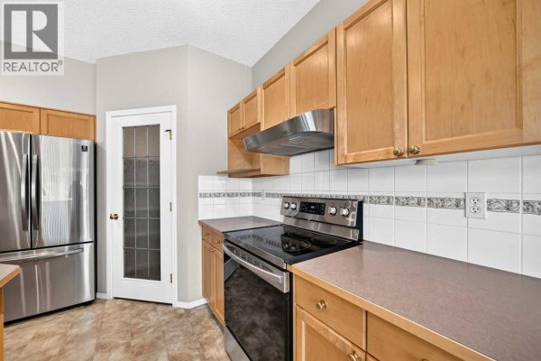 2pc Bathroom - 275 Panatella Circle Nw, Calgary, AB T3K5Y1 Photo 5