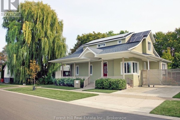 275 Saint Paul Street, Collingwood, ON L9Y3P6 Photo 2