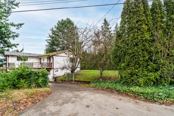 2751 153a Street, Surrey, BC V4P1C1 Photo 2