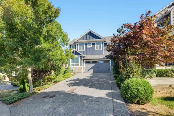 27515 27a Avenue, Langley, BC V4W0C4 Photo 2