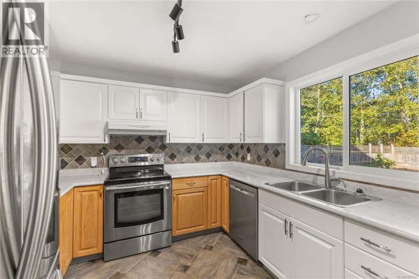 2752 Bradford Dr, Campbell River, BC, photo 3