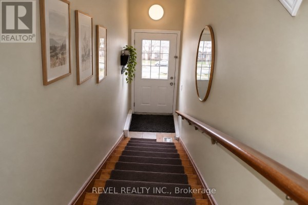 2752 Bur Oak Avenue, Markham, ON L6B1K6 Photo 2