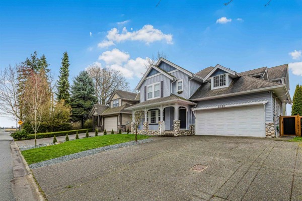 2755 Bernadotte Street, Abbotsford, BC V4X1H4 Photo 4