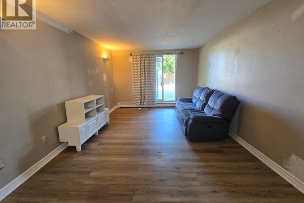 Living room - 276 Merritt Avenue Unit# 108, Chatham, ON N7M3G1 Photo 4