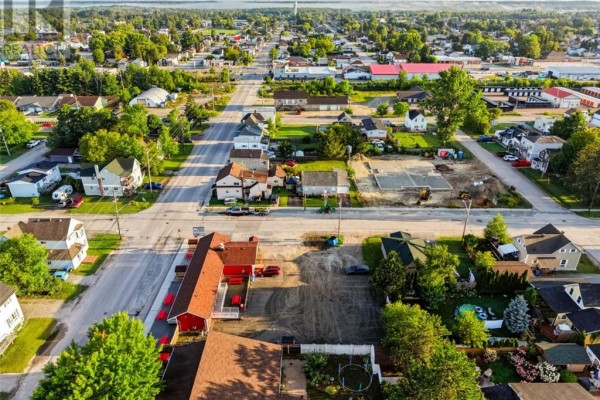 276 Nipissing Street, Sturgeon Falls, ON P2B3B1 Photo 3