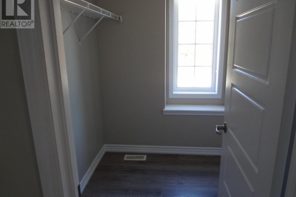 276 Polly Drive, Oakville, ON L6M1R7 Photo 5