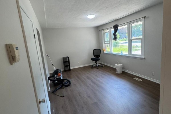 276 Sunview Street, Waterloo, ON N2L3V9 Photo 5