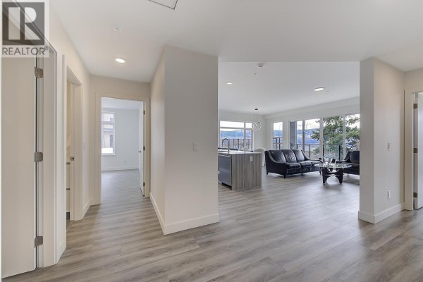 4pc Ensuite bath - 2760 Olalla Road Unit# 107, West Kelowna, BC V1Z2A9 Photo 4