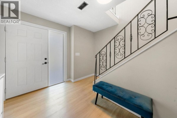 2763 Violet Street, North Vancouver, BC V7H2L7 Photo 5