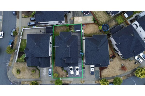 27641 Lunderberg Avenue, Abbotsford, BC V4X0B8 Photo 3