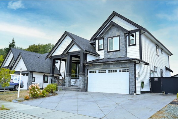 27641 Lunderberg Avenue, Abbotsford, BC V4X0B8 Photo 4