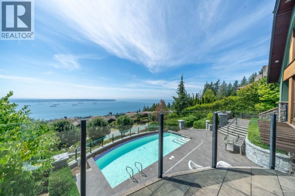 2766 Willoughby Road, West Vancouver, BC V7S3J2 Photo 3