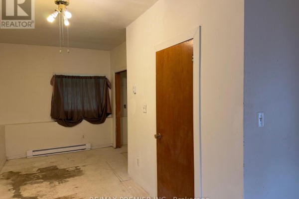 Bedroom 2 - 277 Gibbons Street, Oshawa, ON L1J4Y5 Photo 4