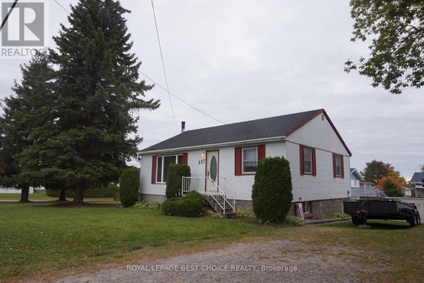 Bedroom 2 - 227 Meridian Avenue, Temiskaming Shores, ON P0J1K0 Photo 3