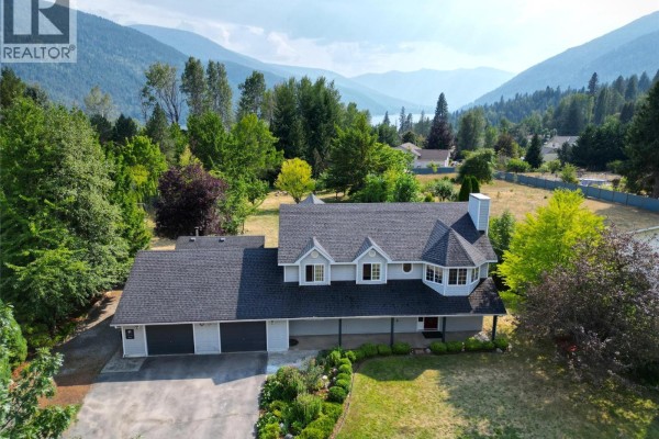 2774 Waite Road, Nelson, BC, photo 2