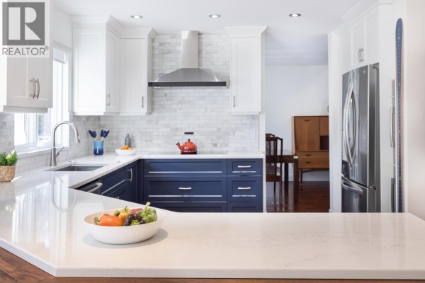 2776 Westlake Drive, Coquitlam, BC V3C5K1 Photo 5