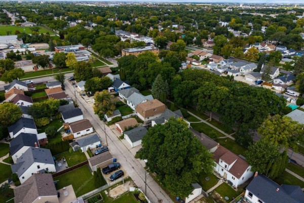 2pc Bathroom - 278 Perth Avenue, Winnipeg, MB R2V0T5 Photo 5