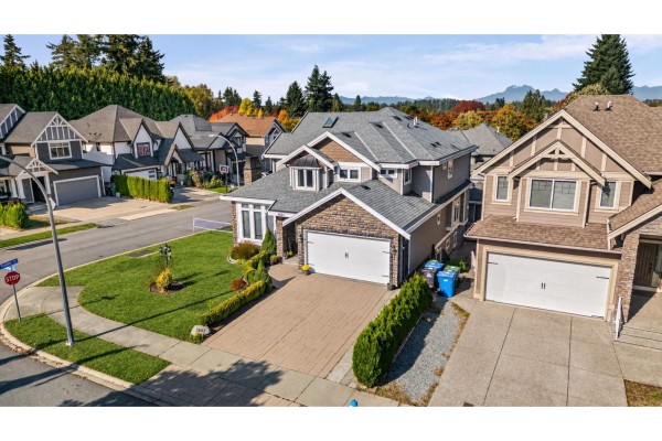 27857 Ledunne Avenue, Abbotsford, BC V4X0A8 Photo 3