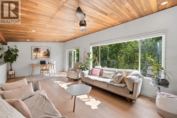 2787 Panorama Drive, North Vancouver, BC V7G1V7 Photo 3