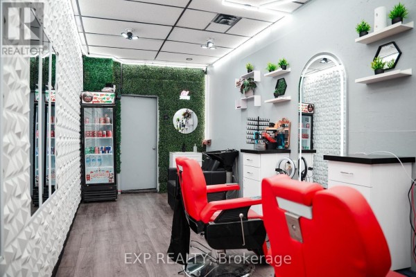 2789a Danforth Avenue, Toronto, ON M4C1L9 Photo 2