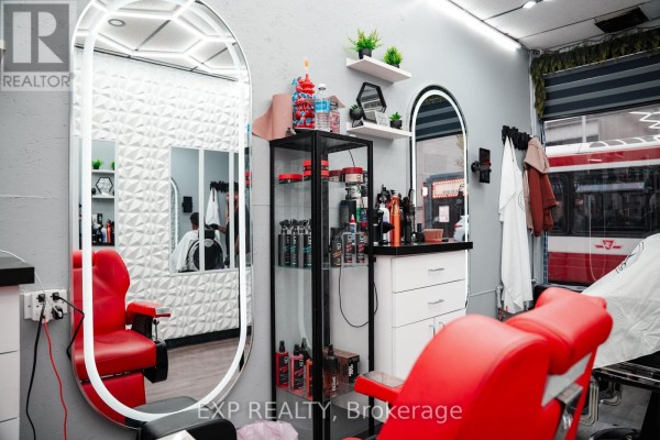2789a Danforth Avenue, Toronto, ON M4C1L9 Photo 4