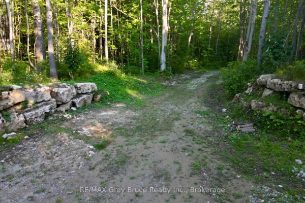 279 Barney's Boulevard, Northern Bruce Peninsula, ON N0H1Z0 Photo 3