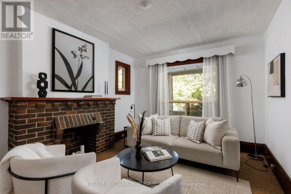 Bedroom 2 - 279 Garden Avenue, Toronto, ON M6R1J4 Photo 5