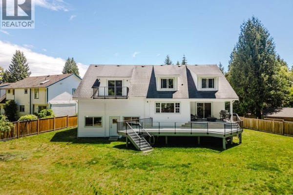279 Lark Road, Gibsons, BC V0N1V4 Photo 3
