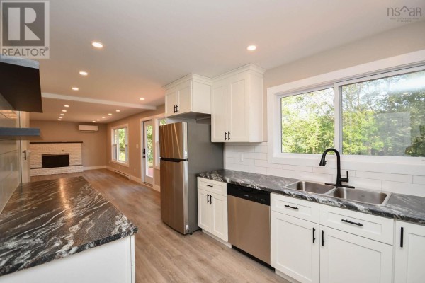 Living room - 279 Lockview Road, Fall River, NS B2T1J1 Photo 3