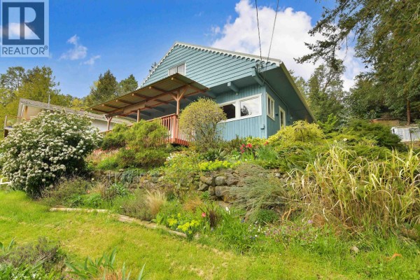 279 Wood Dale Drive, Mayne Island, BC V0N2J2 Photo 3