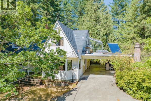 2792 Holden Corso Rd, Nanaimo, BC, photo 2