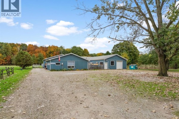 4pc Bathroom - 2798 South Talbot Road, Kingsville, ON N0R1B0 Photo 3