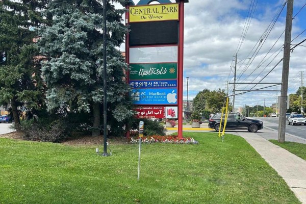 27b - 7378 Yonge Street, Vaughan, ON L4J8J1 Photo 3